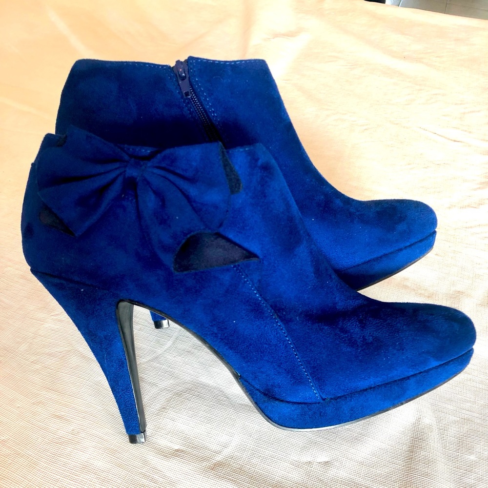 Brand New Vera Wang Heels- Size 10